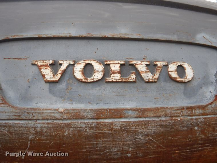 image for item JY9812 2004 Volvo EC460BLC  excavator