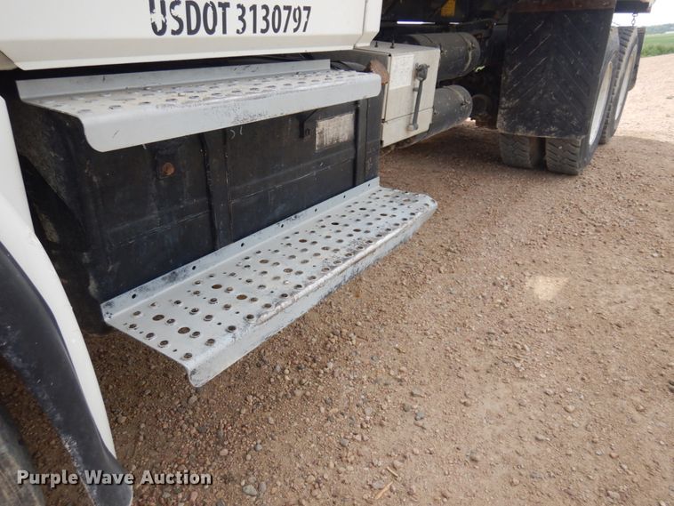 image for item JZ9980 1998 Freightliner FL80  dump truck