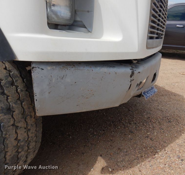 image for item JZ9980 1998 Freightliner FL80  dump truck