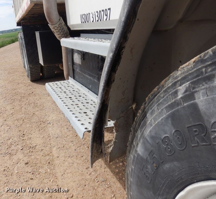image for item JZ9980 1998 Freightliner FL80  dump truck