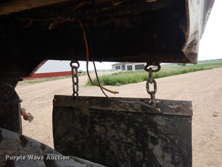 image for item JZ9980 1998 Freightliner FL80  dump truck