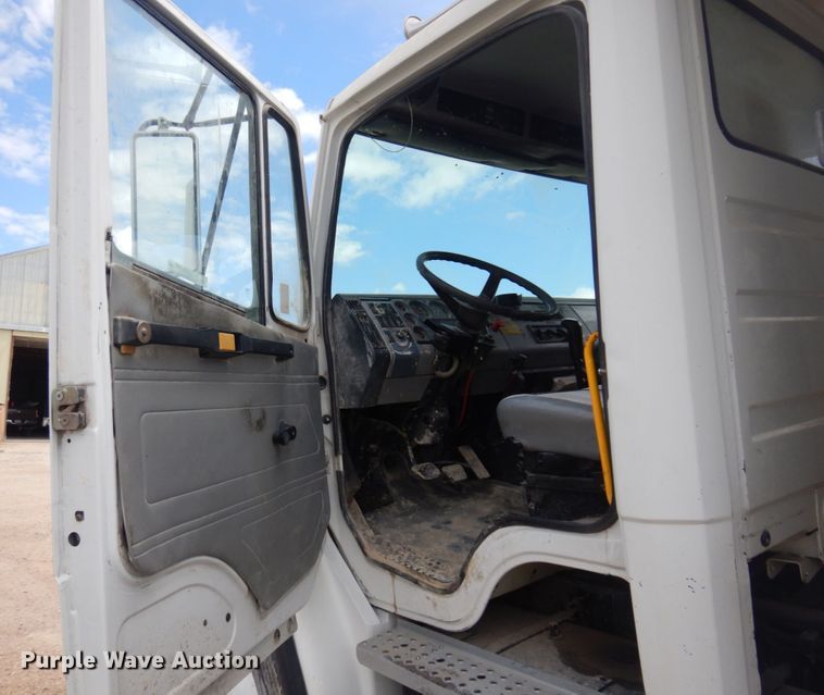 image for item JZ9980 1998 Freightliner FL80  dump truck