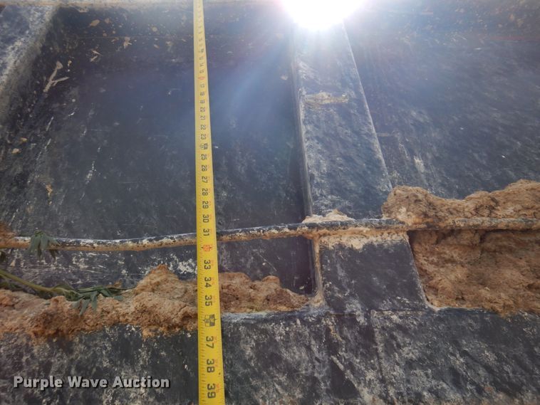 image for item JZ9981 2001 International 2674  dump truck