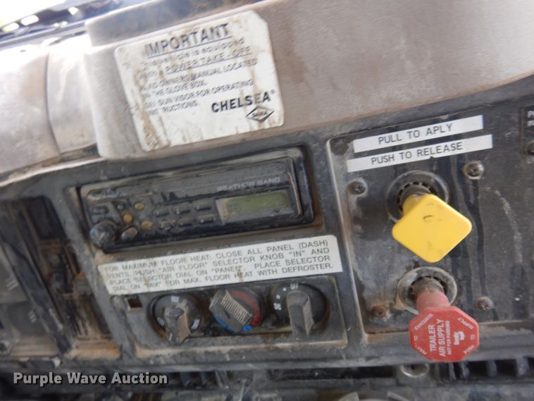 image for item JZ9981 2001 International 2674  dump truck