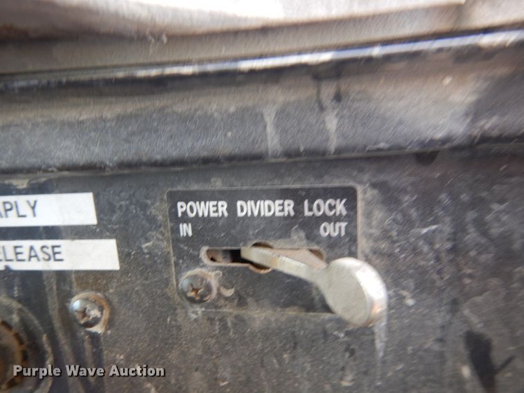 image for item JZ9981 2001 International 2674  dump truck