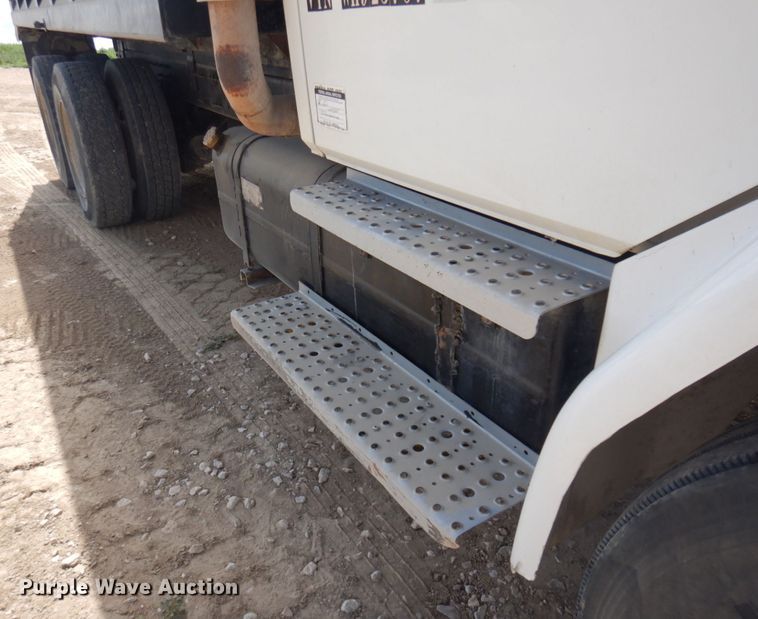 image for item JZ9984 1998 Freightliner FL80  dump truck