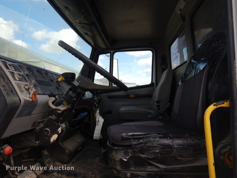 image for item JZ9984 1998 Freightliner FL80  dump truck