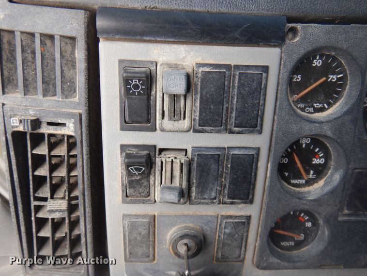 image for item JZ9984 1998 Freightliner FL80  dump truck