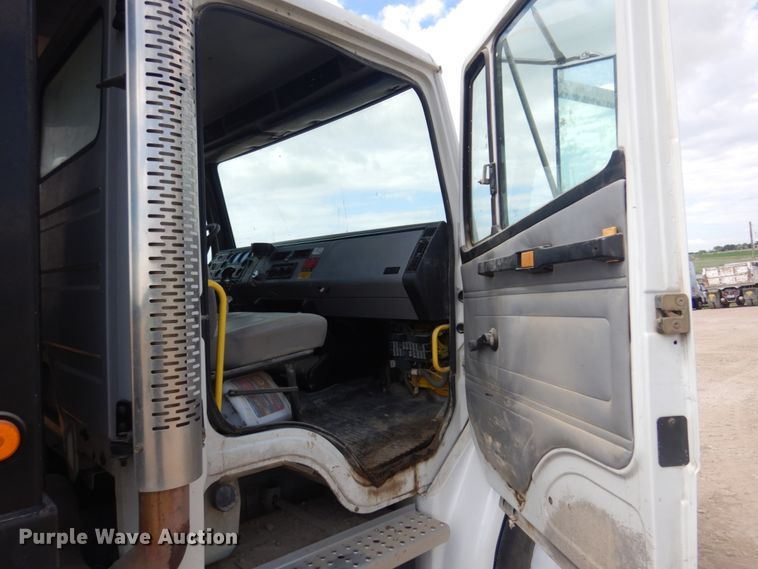image for item JZ9984 1998 Freightliner FL80  dump truck