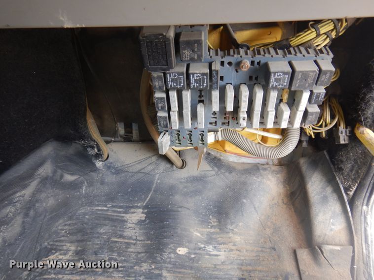 image for item JZ9984 1998 Freightliner FL80  dump truck