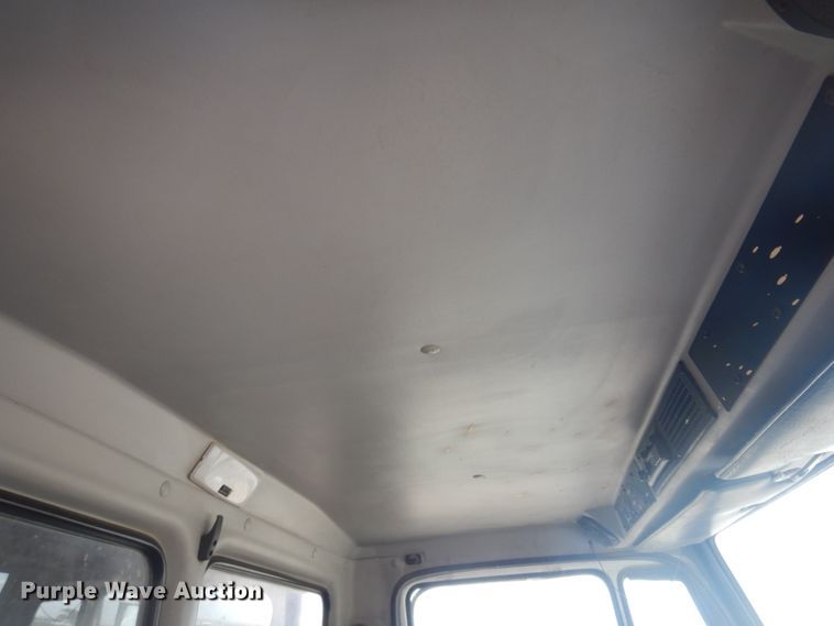 image for item JZ9984 1998 Freightliner FL80  dump truck