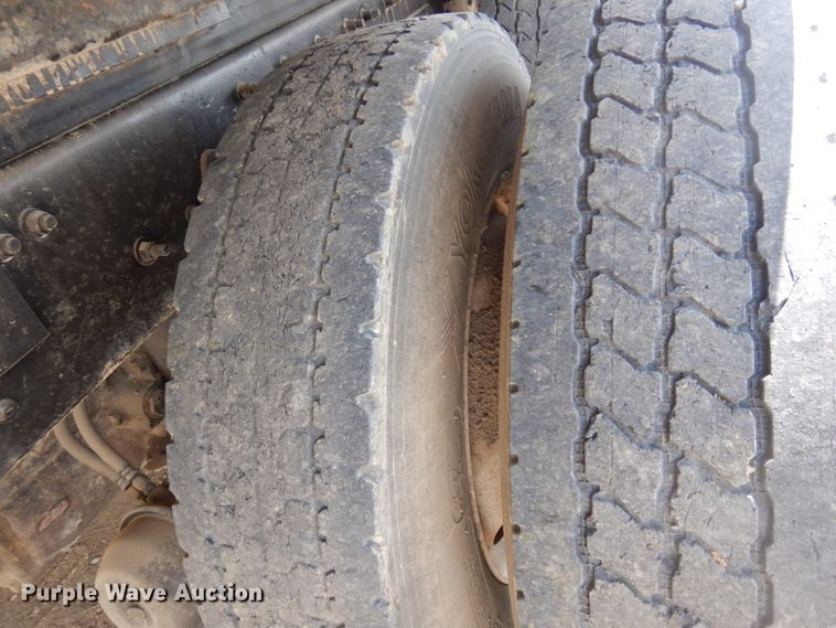 image for item JZ9984 1998 Freightliner FL80  dump truck