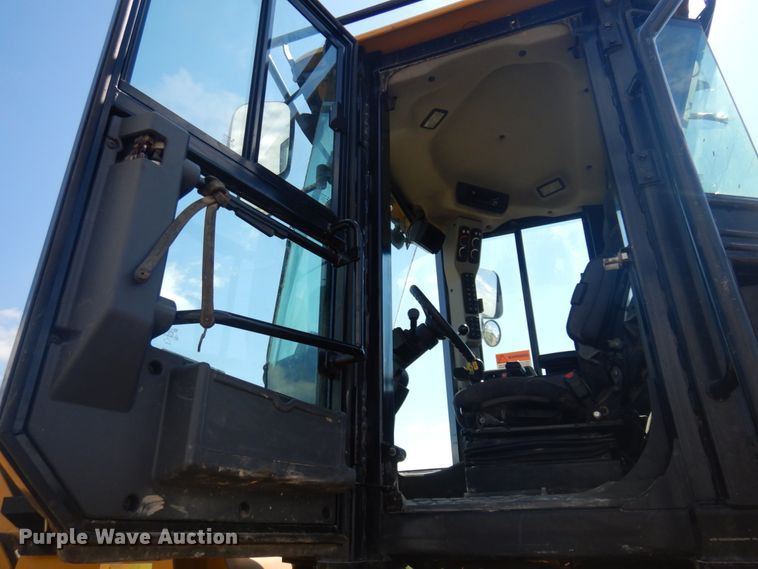 image for item JZ9985 2014 Caterpillar 950K  wheel loader
