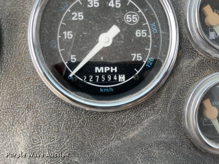 image for item KU9571 1992 Ford LT8000  water truck