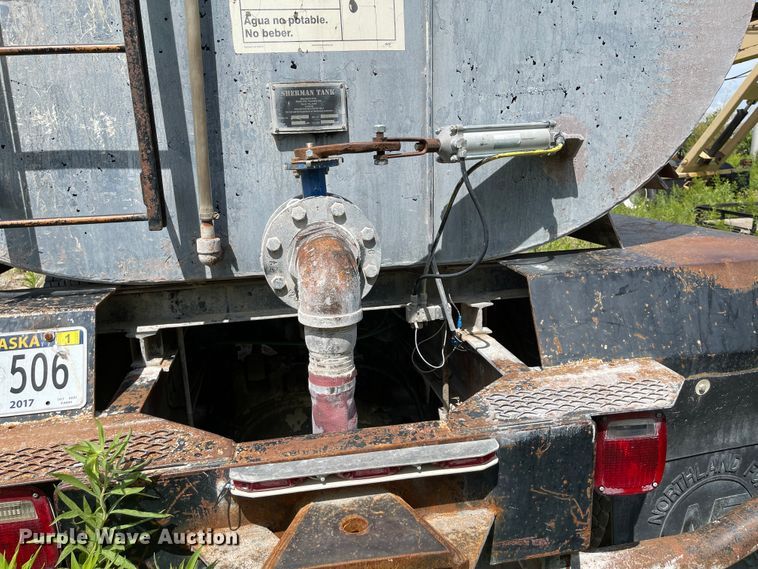 image for item KU9571 1992 Ford LT8000  water truck