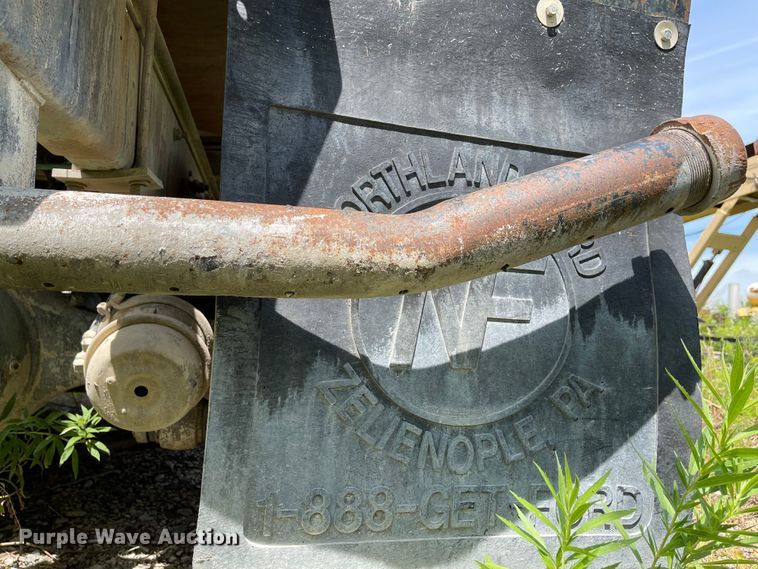 image for item KU9571 1992 Ford LT8000  water truck