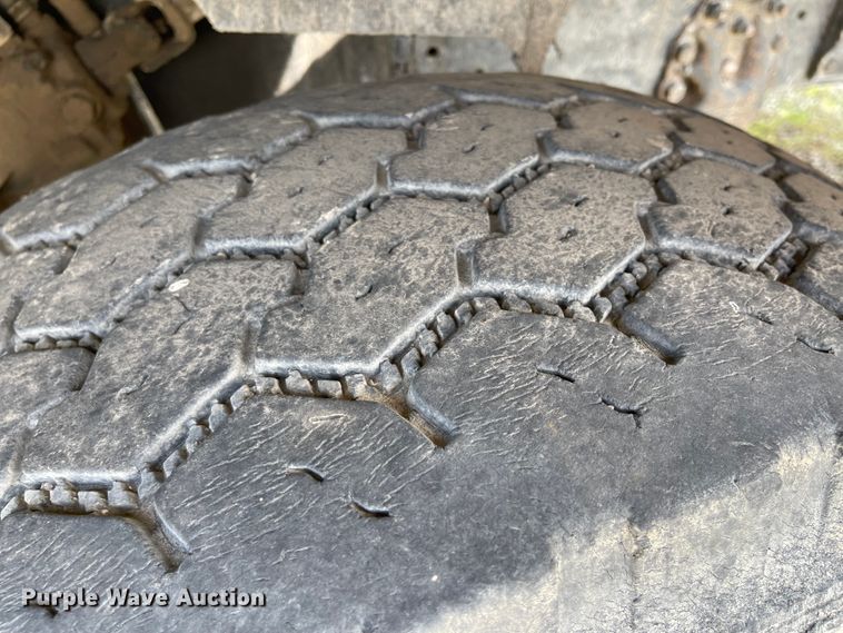 image for item KU9571 1992 Ford LT8000  water truck