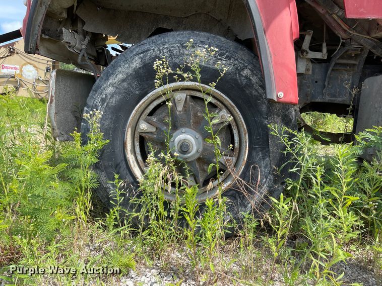 image for item KU9571 1992 Ford LT8000  water truck