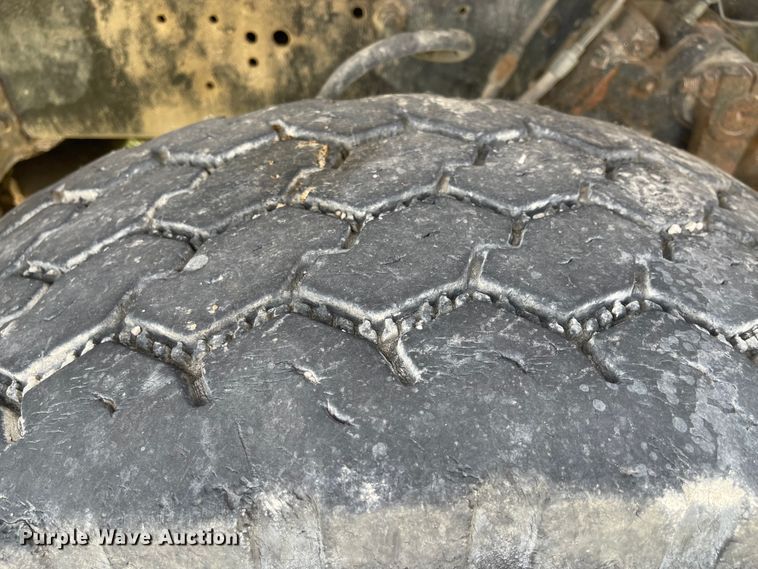 image for item KU9571 1992 Ford LT8000  water truck