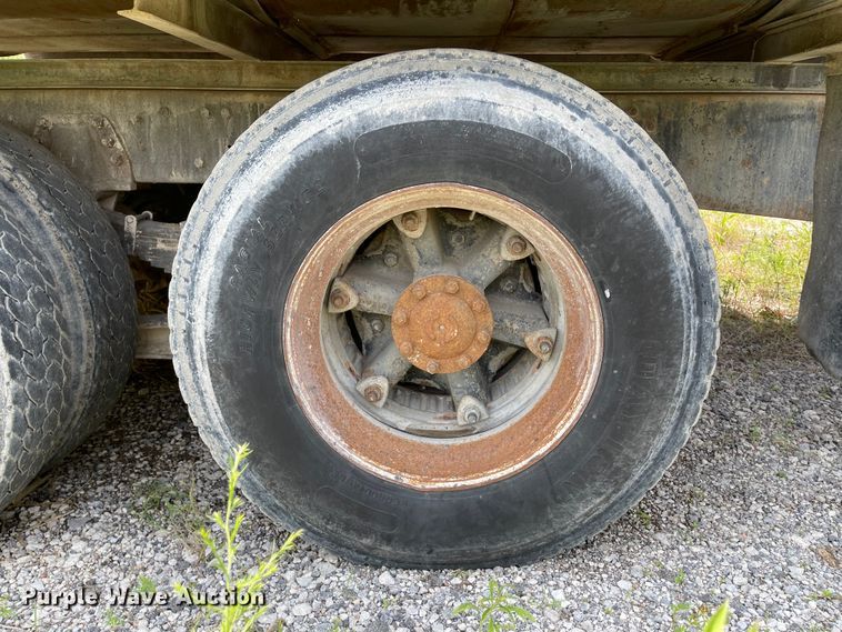 image for item KU9571 1992 Ford LT8000  water truck