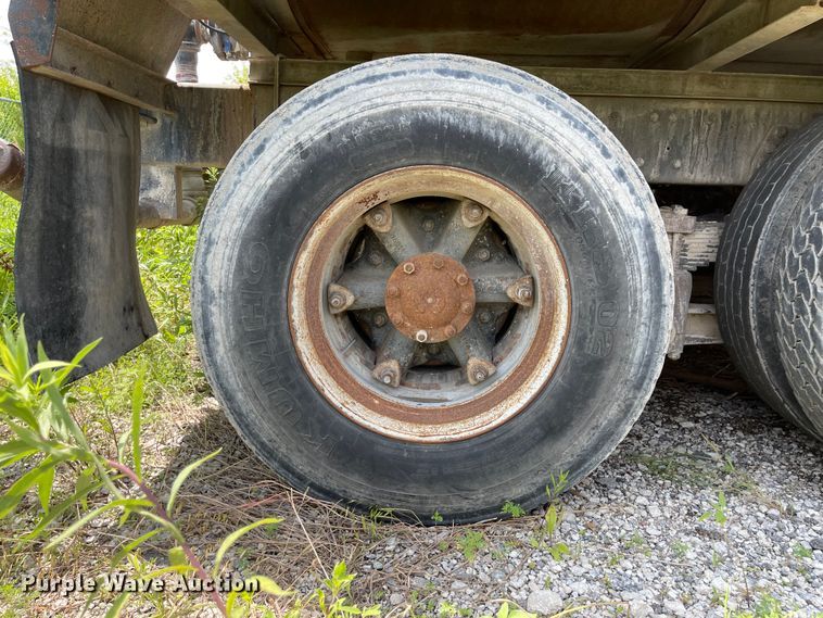 image for item KU9571 1992 Ford LT8000  water truck