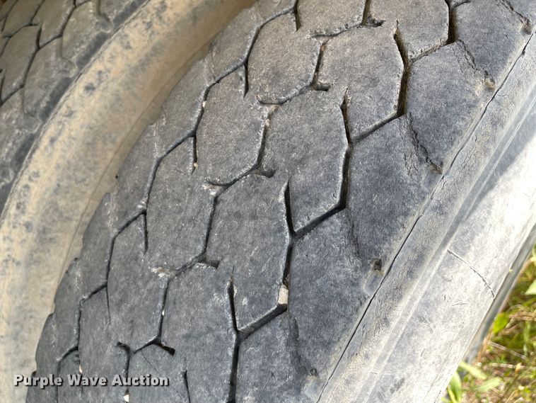 image for item KU9571 1992 Ford LT8000  water truck