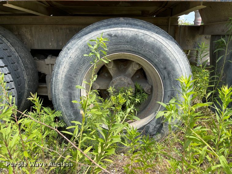 image for item KU9571 1992 Ford LT8000  water truck