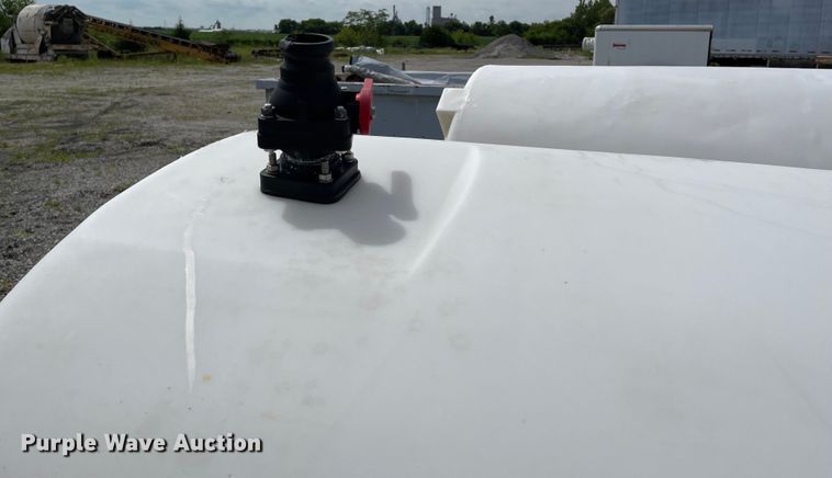 image for item KU9573 (2) poly tanks