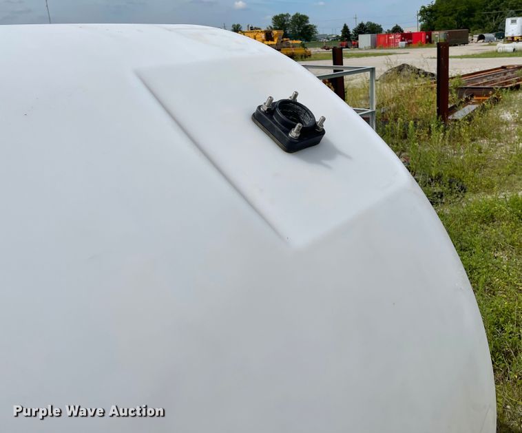 image for item KU9573 (2) poly tanks