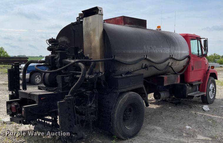 image for item KU9577 1999 Freightliner FL70  oil distributor truck