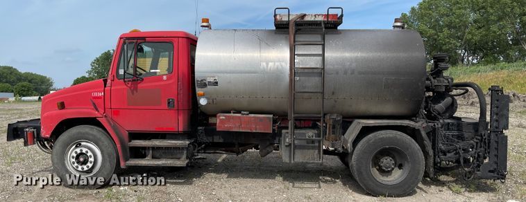 image for item KU9577 1999 Freightliner FL70  oil distributor truck