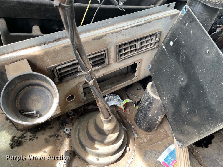 image for item KU9577 1999 Freightliner FL70  oil distributor truck