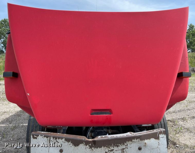 image for item KU9577 1999 Freightliner FL70  oil distributor truck