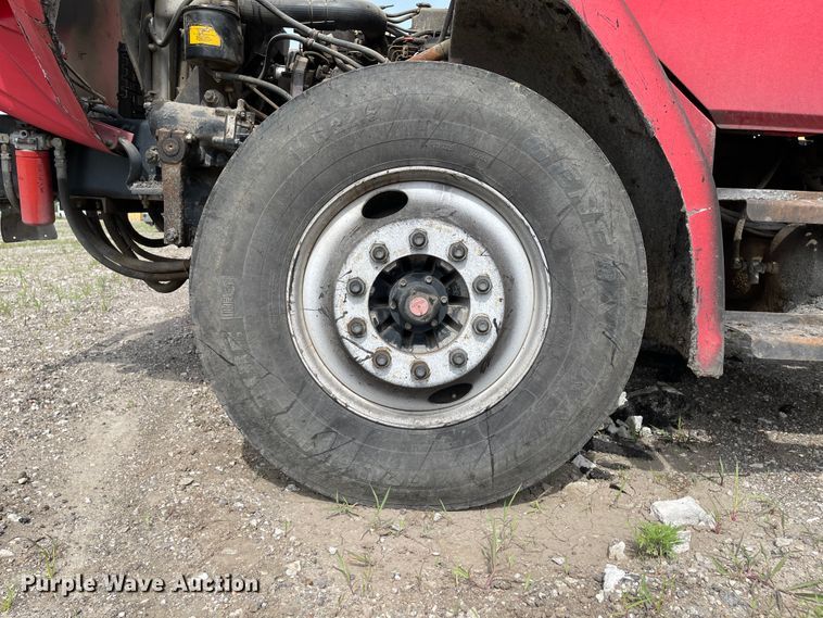 image for item KU9577 1999 Freightliner FL70  oil distributor truck