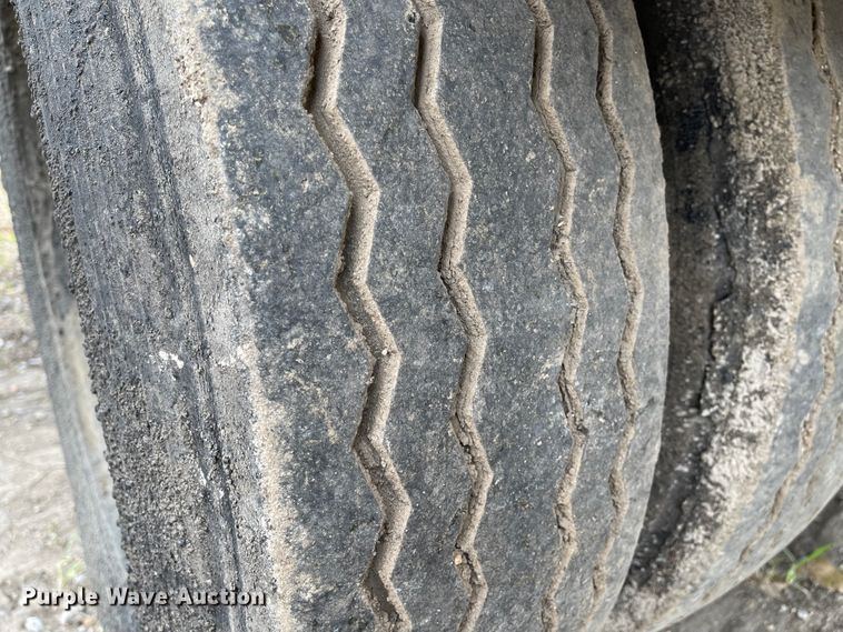 image for item KU9577 1999 Freightliner FL70  oil distributor truck