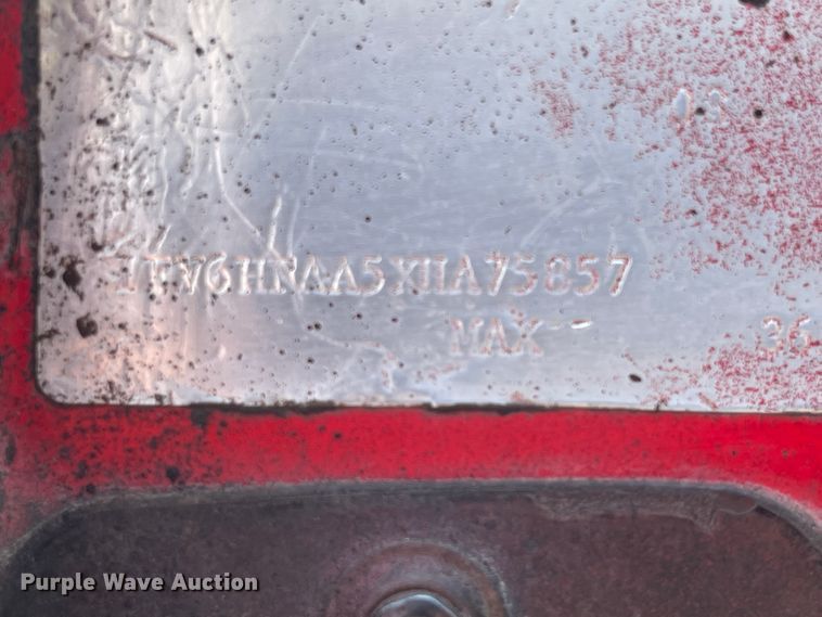 image for item KU9577 1999 Freightliner FL70  oil distributor truck