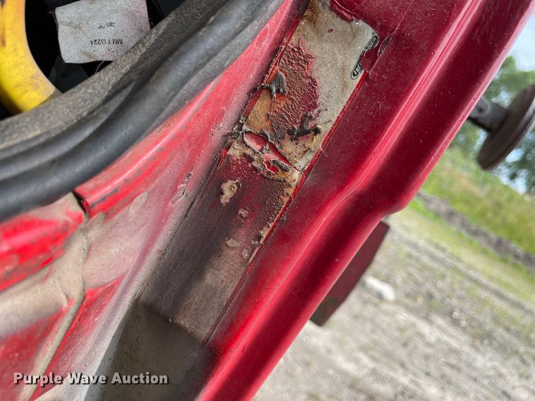 image for item KU9577 1999 Freightliner FL70  oil distributor truck