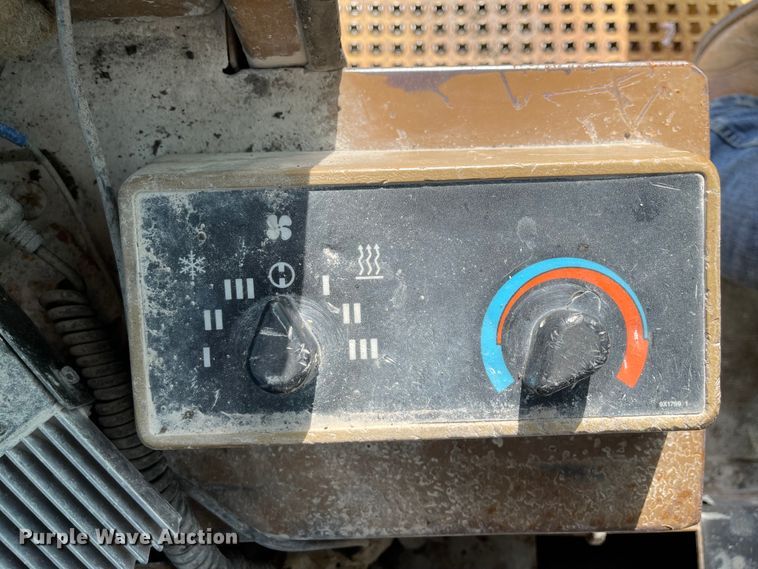 image for item KU9578 1992 Caterpillar 950F  wheel loader