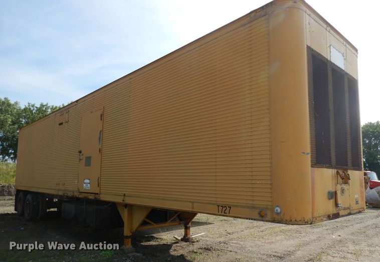 image for item KU9583 1975 Trail Mobile D11P-1CAW  dry van trailer with generator