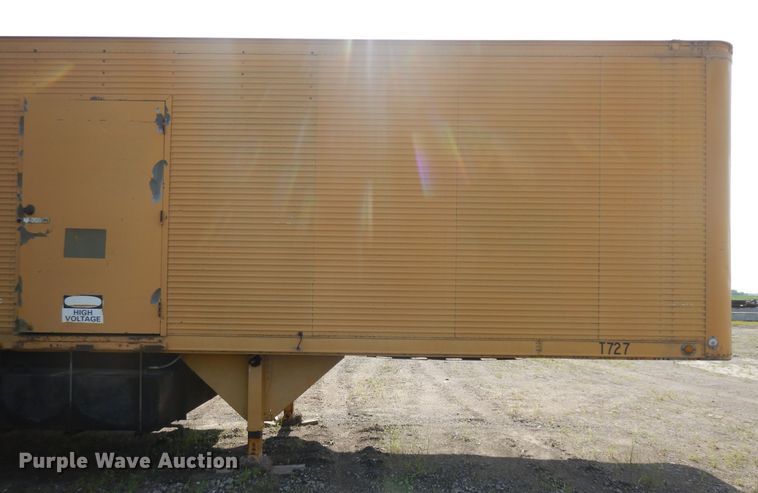 image for item KU9583 1975 Trail Mobile D11P-1CAW  dry van trailer with generator