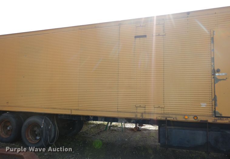 image for item KU9583 1975 Trail Mobile D11P-1CAW  dry van trailer with generator