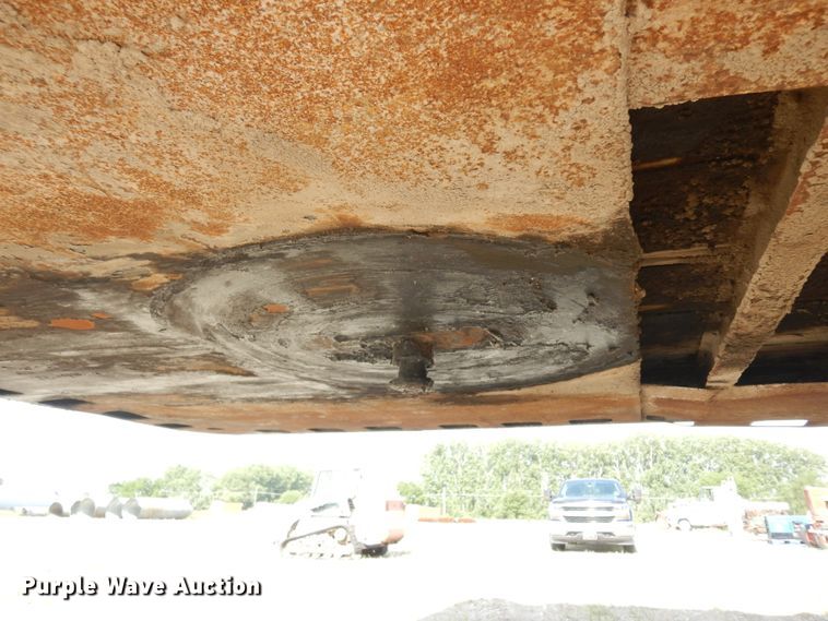 image for item KU9583 1975 Trail Mobile D11P-1CAW  dry van trailer with generator