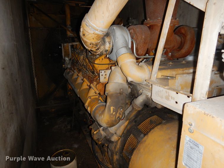 image for item KU9583 1975 Trail Mobile D11P-1CAW  dry van trailer with generator