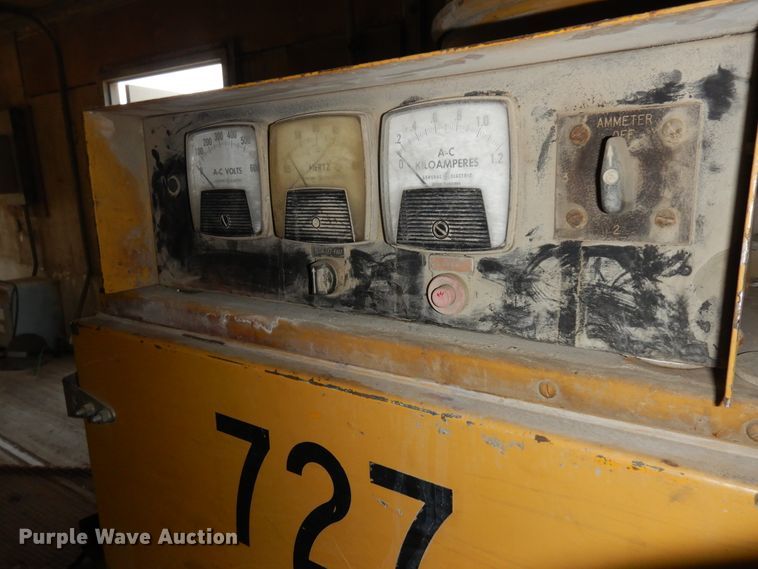 image for item KU9583 1975 Trail Mobile D11P-1CAW  dry van trailer with generator