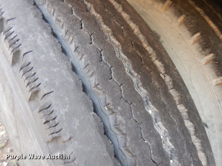 image for item KU9583 1975 Trail Mobile D11P-1CAW  dry van trailer with generator