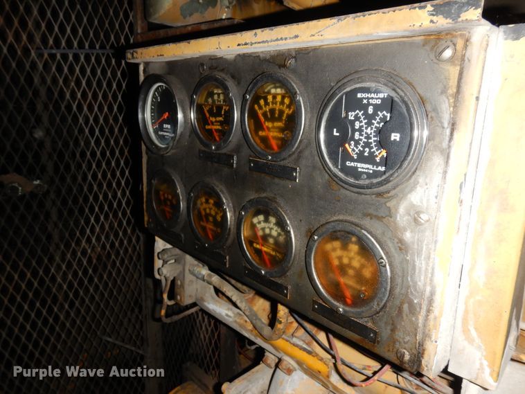 image for item KU9583 1975 Trail Mobile D11P-1CAW  dry van trailer with generator