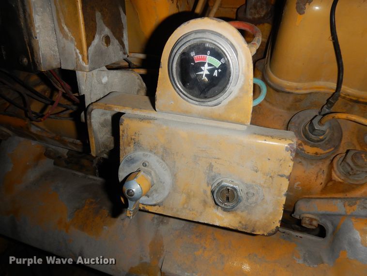 image for item KU9583 1975 Trail Mobile D11P-1CAW  dry van trailer with generator