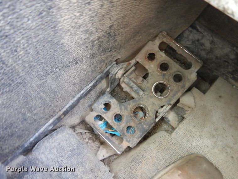 image for item KU9584 2011 Bobcat T190  tracked skid steer loader