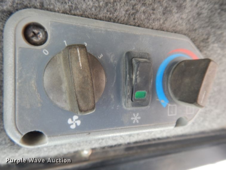 image for item KU9584 2011 Bobcat T190  tracked skid steer loader