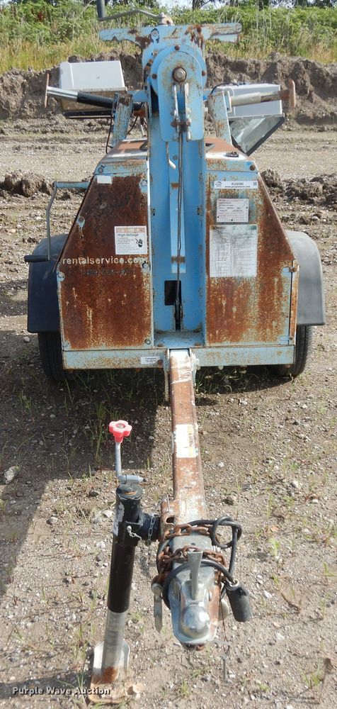 image for item KU9586 2004 Genie TML-4000N  light plant